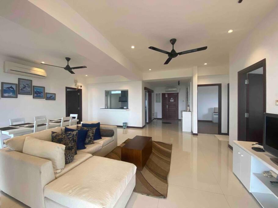 Apartment Oceanfront 3-2-01- Nilaveli