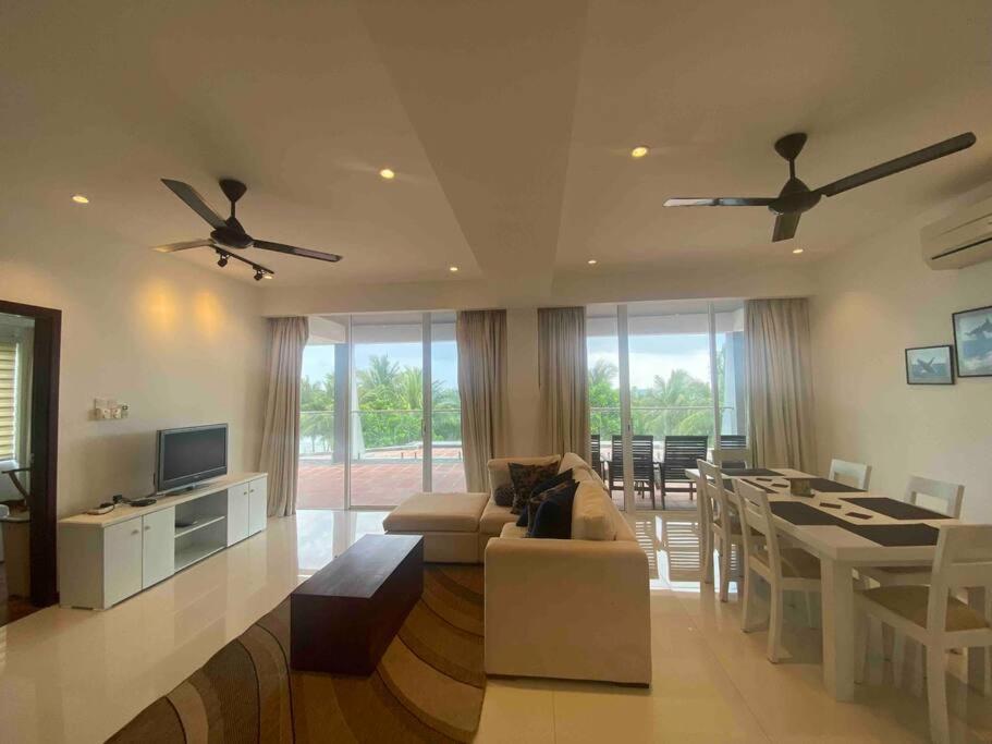 Oceanfront 3-2-01-