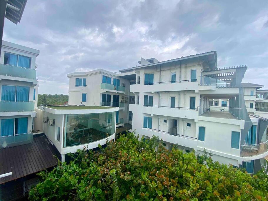 Oceanfront 3-2-01- *